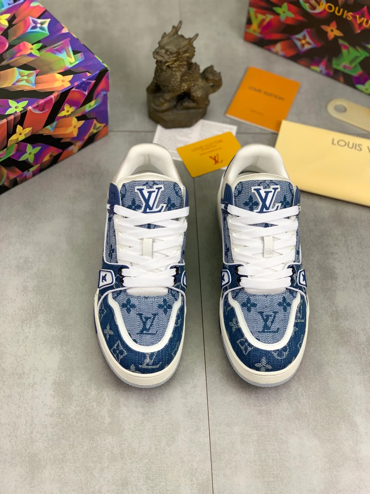 Men's men's shoes 💰P540 New style 💰💎💎Latest color High version 2025Louis*Vuitto* LV Traine Catwalk TRAINER outsole and fabric private model A shoe that definitely costs a lot of money and effort. This series was designed after the arrival of Vifgil. It is favored by many fans every season. Original TPU outsole Original packaging Men's size: 38-45 (46 can be customized) Color: 2️⃣ colors available (available from stock, super fast delivery)